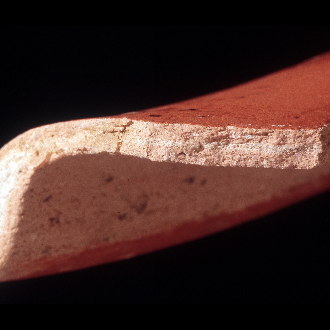 Plate 7: Fresh sherd break of GAB TR 1A (width of field 24 mm)