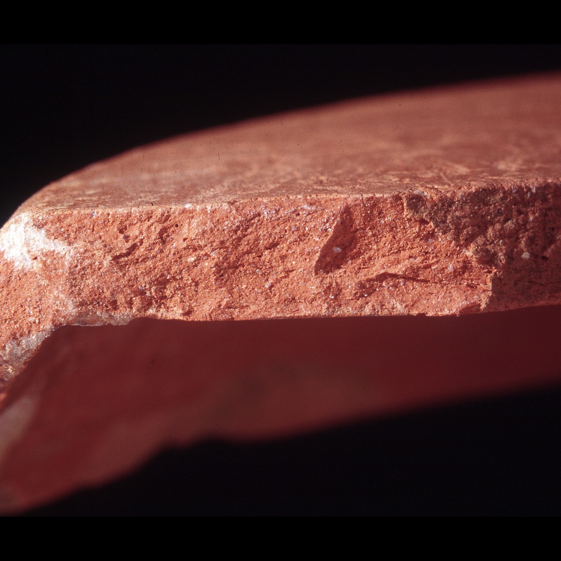 Plate 9: Fresh sherd break of GAB TR 1C (width of field 24 mm)