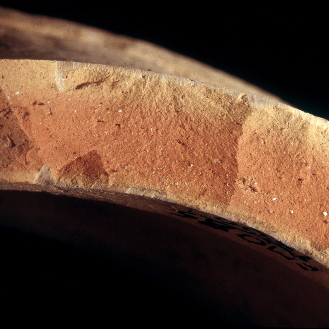 Plate 70: Fresh sherd break of GAL AM 2 (width of field 24 mm)