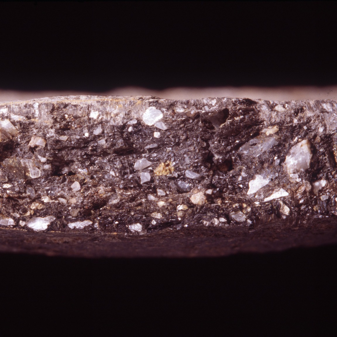 Plate 167: Fresh sherd break of HUN CG (width of field 24 mm)